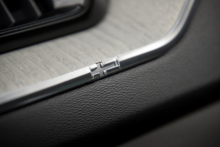 Детали интерьера Volvo XC60 D4 Inscription 2017 года  (UK) (фото 128 из 172)